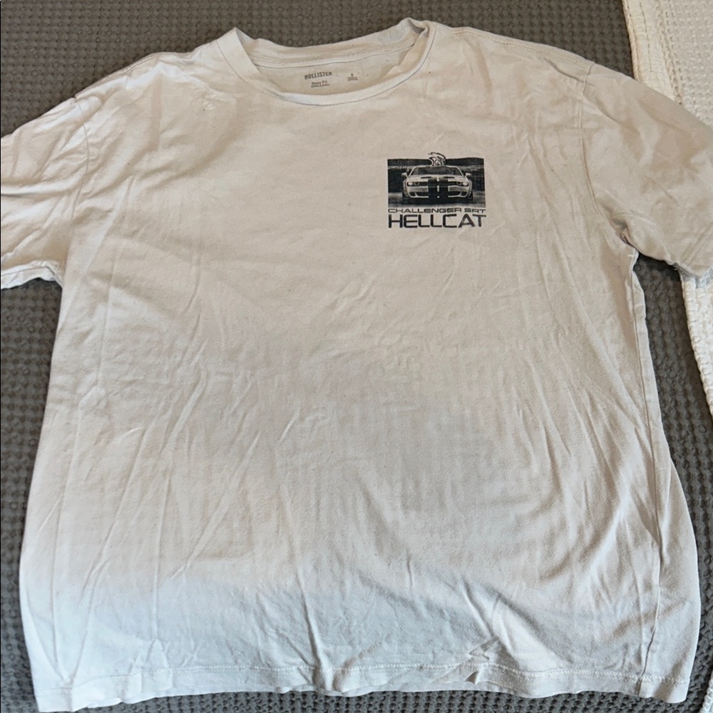 Hollister White Graphic Tee